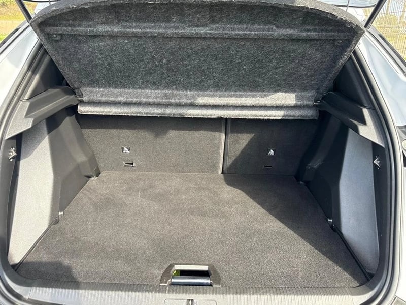 Peugeot 2008 BLUE HDI 2025 - Imagen 11 de 13