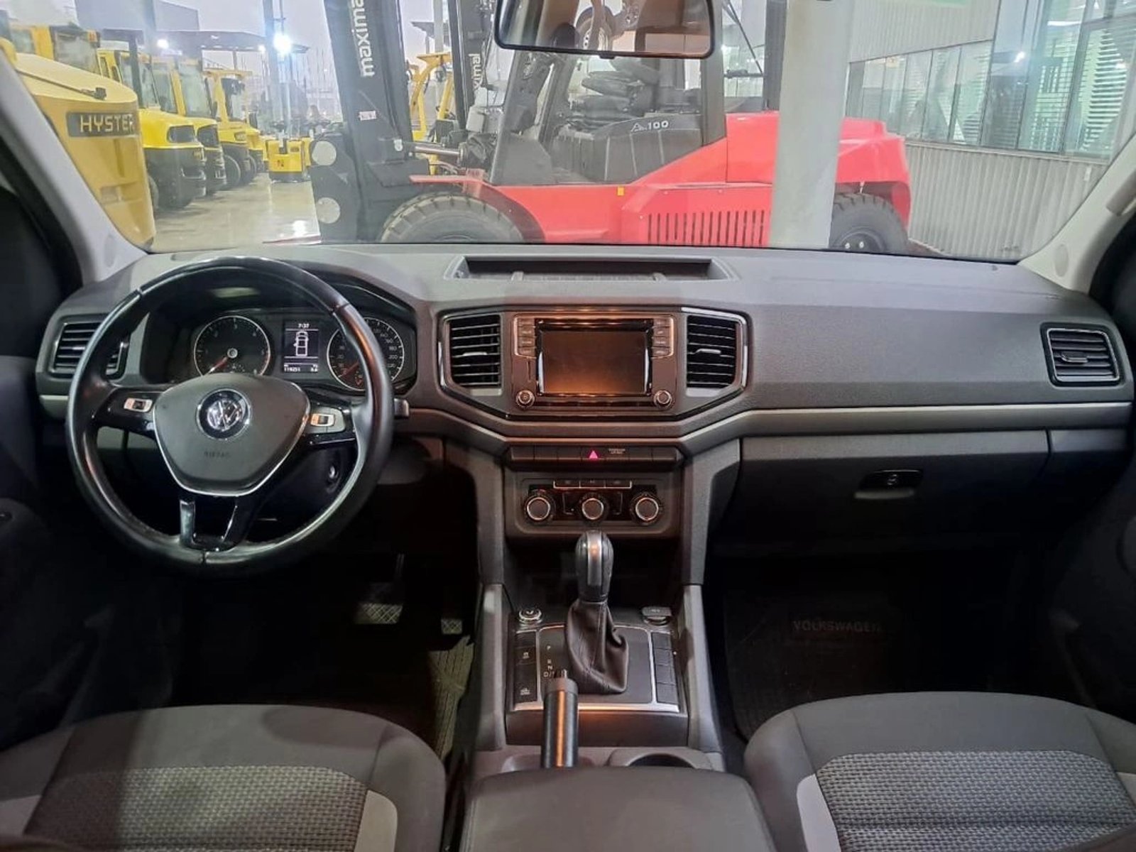 Volkswagen AMAROK 2.0 COMFORTLINE 4X4 AT 2022 - Imagen 16 de 20