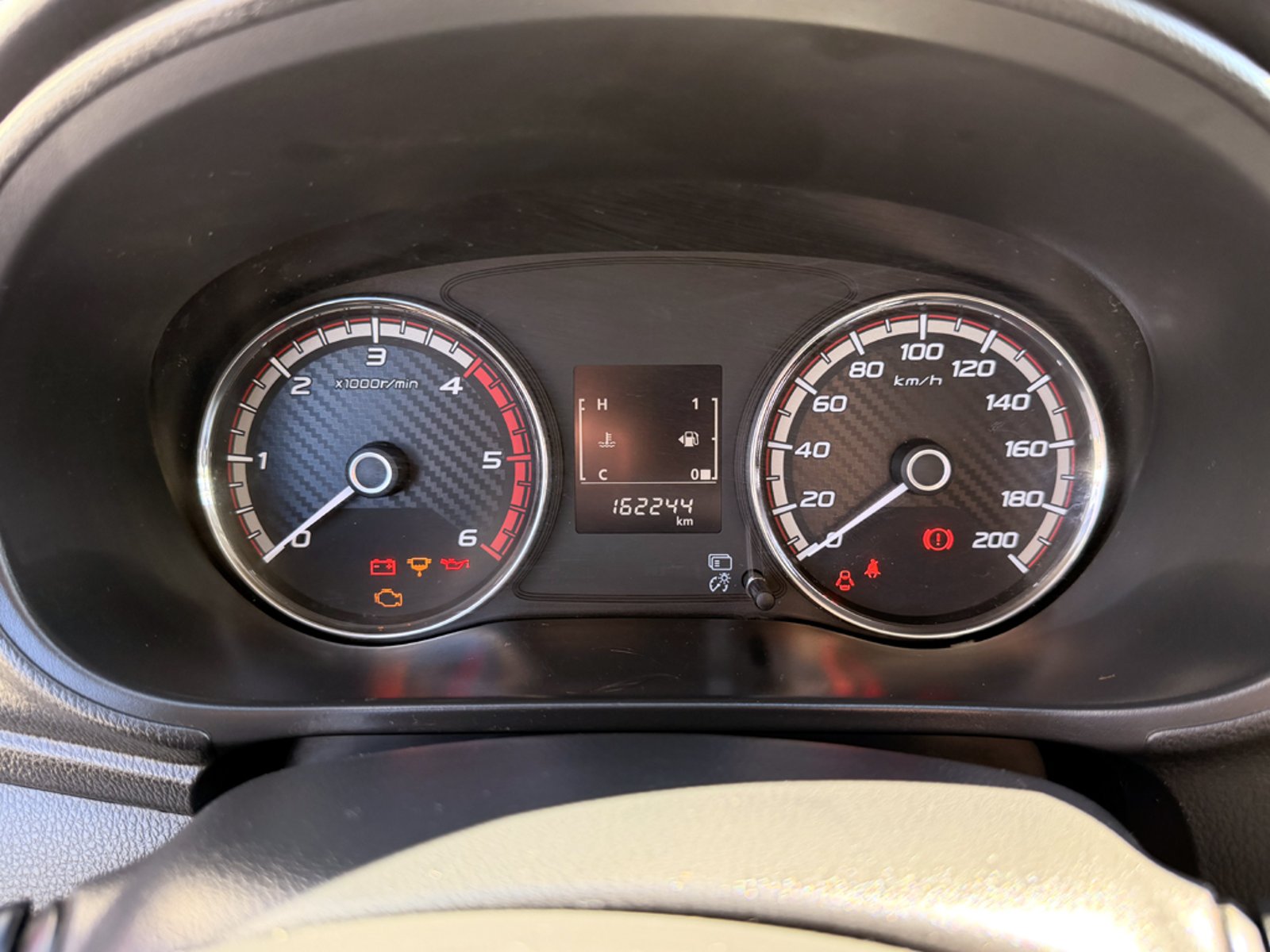 Mitsubishi L200 KATANA CRT 4X4 2.4 2023 - Imagen 13 de 20