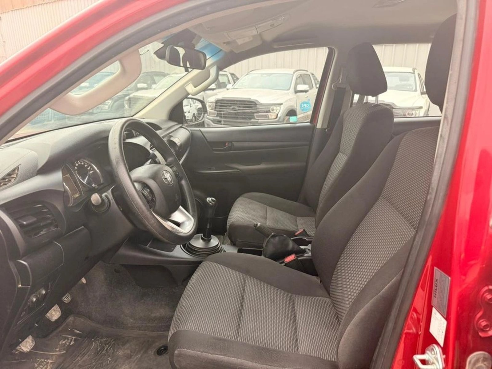 TOYOTA HILUX TSS 2.4 Diesel 4X4 T/M 2021 - Imagen 9 de 14