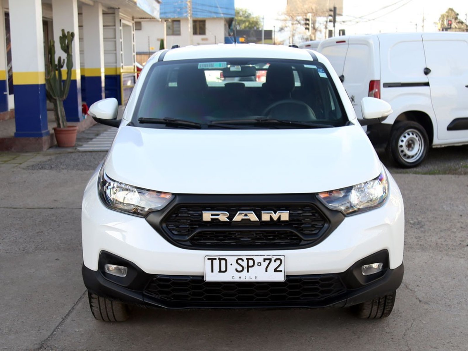 RAM 700 BIGHORNE DCAB 1.3 2024 - Foto 2 de 20