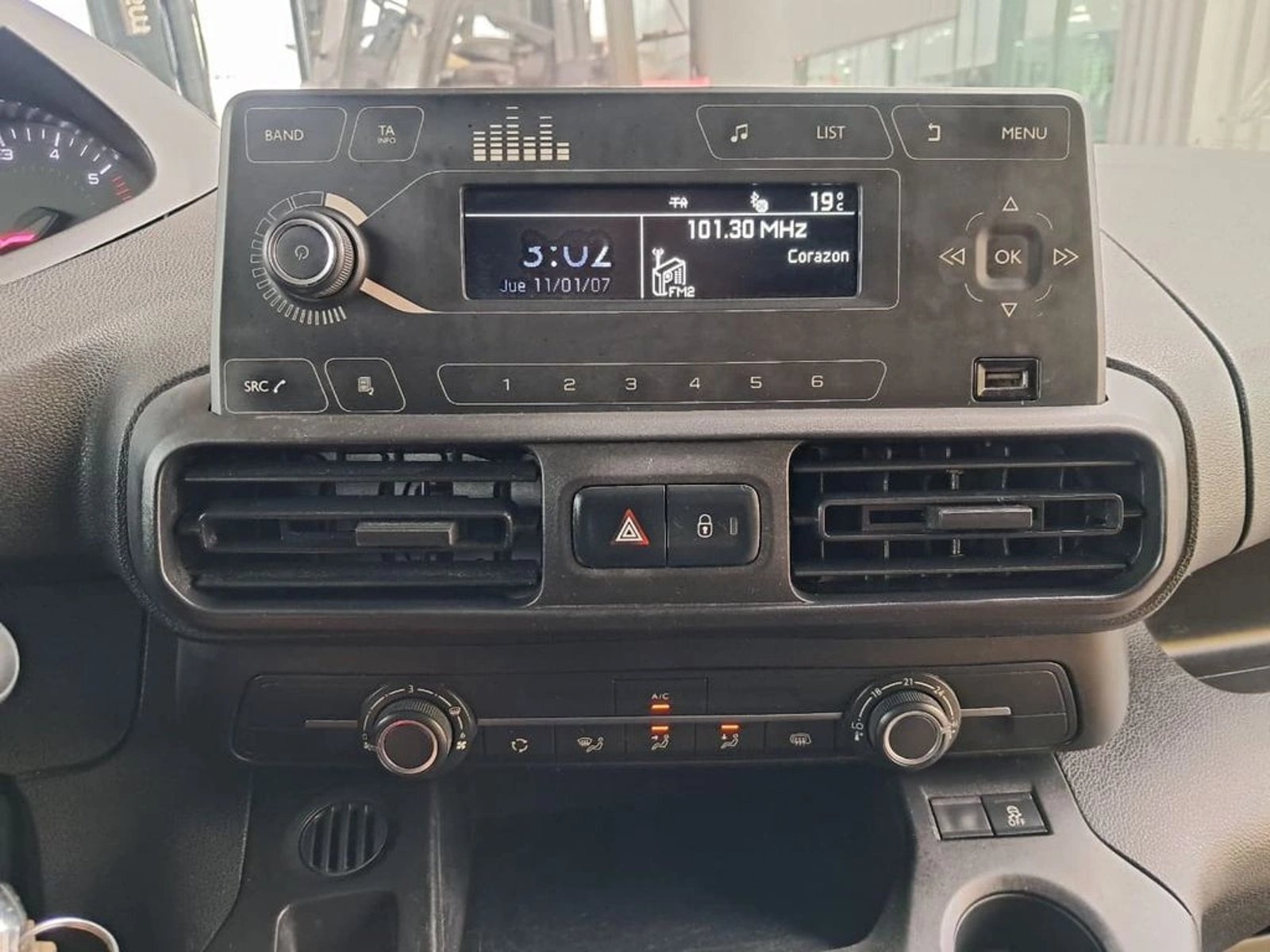 Peugeot PARTNER L1 1.6 HDI 4X2 MT 2021 - Imagen 17 de 18