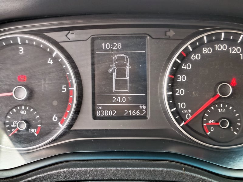 Volkswagen AMAROK 2.0 Diesel 4x2 T/M TRENDLINE 2023 - Imagen 13 de 20