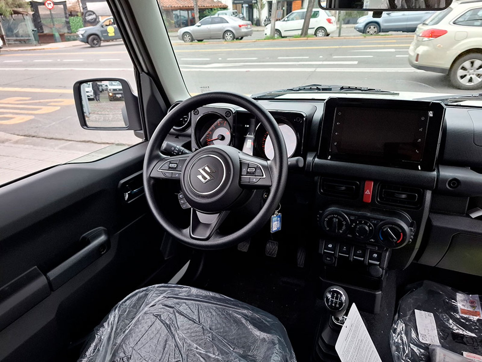 Suzuki JIMNY GL WINCHE MT 4X4 2026 - Imagen 8 de 20