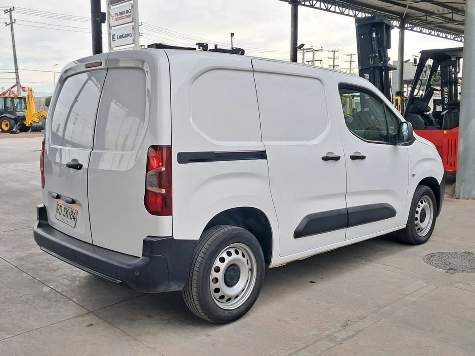 PEUGEOT PARTNER 1.6 L1 HD1 MT 2021 - Imagen 5 de 19