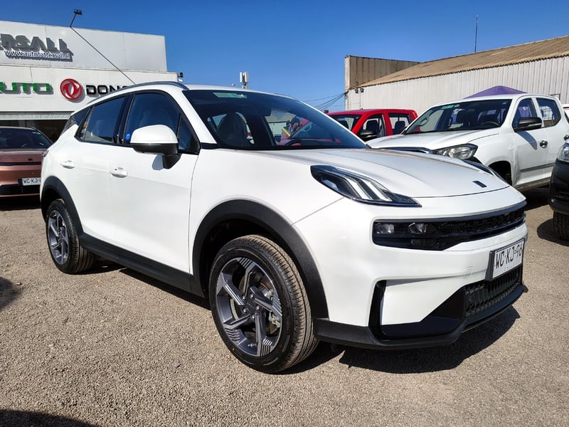 Lynk & Co 06 1.5 Gasolina 4x2 T/A PRO 2027 - Imagen 3 de 20