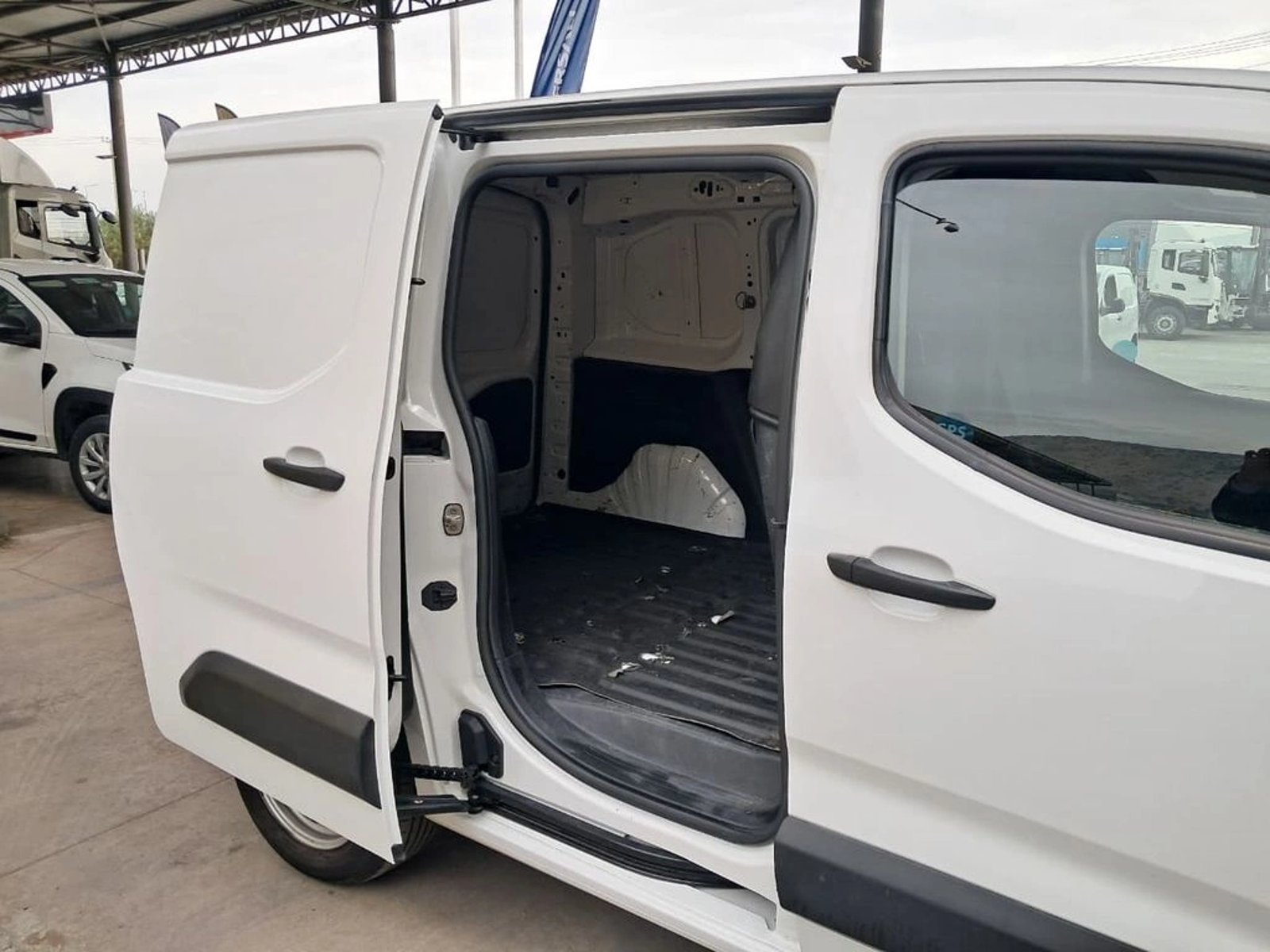PEUGEOT PARTNER 1.6 L1 HD1 MT 2021 - Imagen 12 de 19