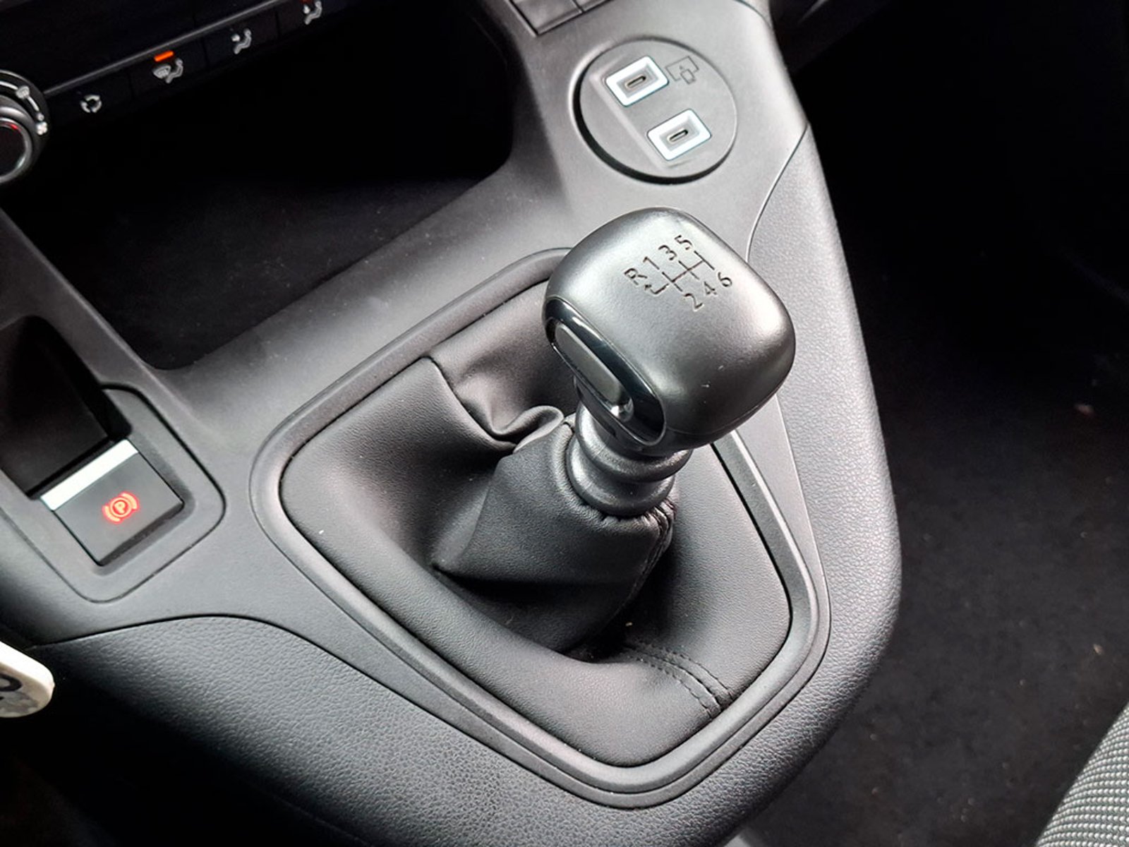 Peugeot PARTNER PARTNER L1 1.5 Diesel 4X2 T/M 2025 - Imagen 17 de 20