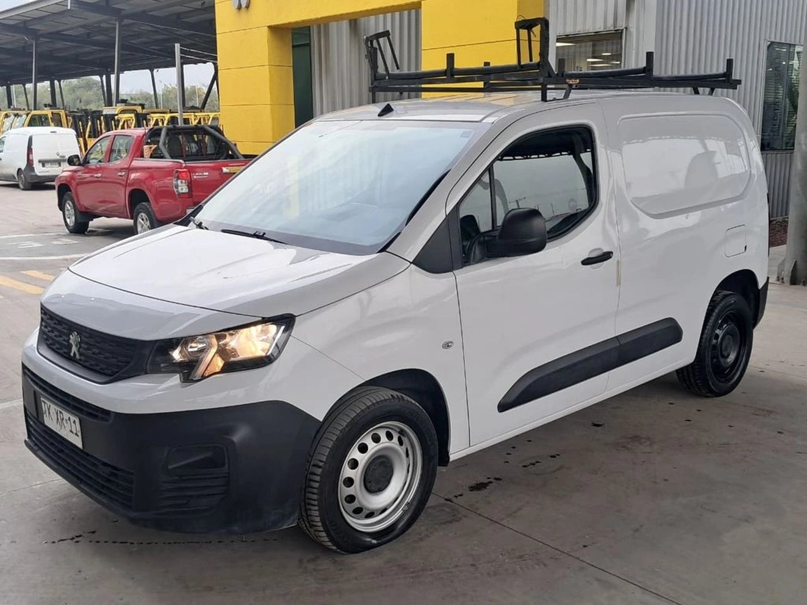 Peugeot PARTNER L1 1.5 HDI 4X2 MT 2024 - Foto 2 de 19