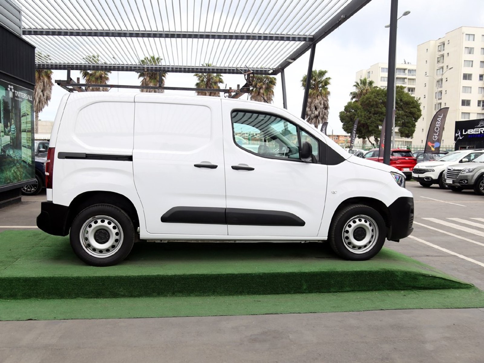 Peugeot PARTNER L1 BLUE HDI 2024 - Foto 4 de 20