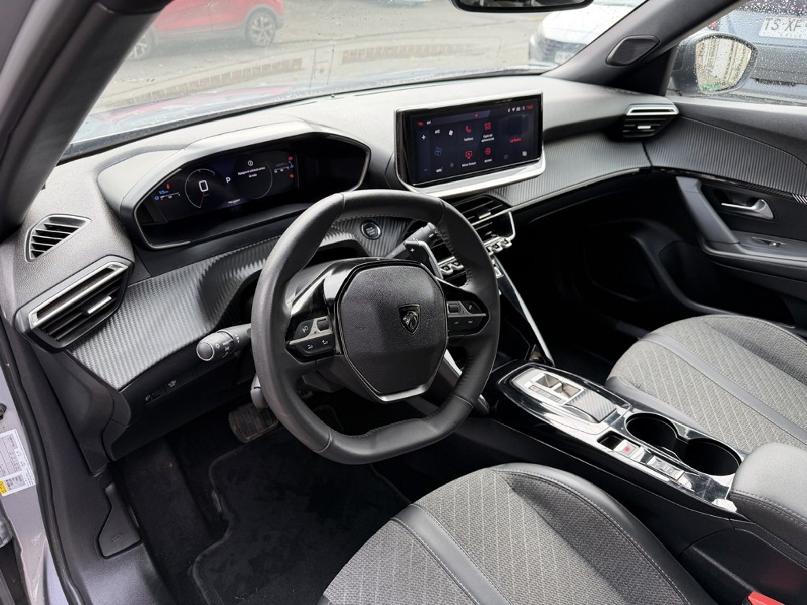 Peugeot 2008 1.5 ALLURE PACK  DIESEL AT 2025 - Imagen 12 de 20
