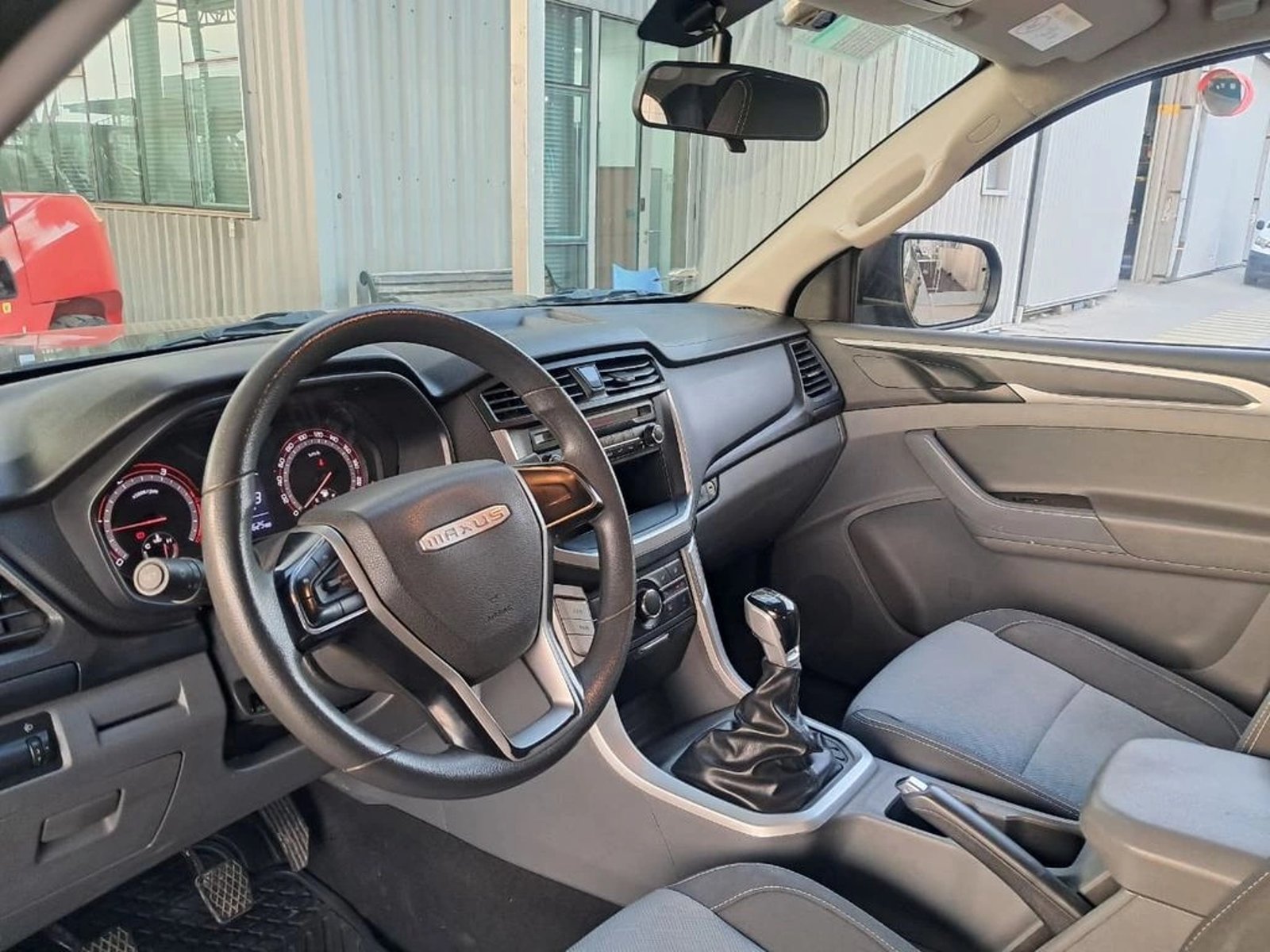 MAXUS T60 2.8 GL MT 4X4 2024 - Imagen 14 de 20