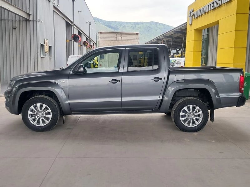 Volkswagen AMAROK TRENDLINE 2.0 4x2 MT 2023 - Imagen 10 de 20