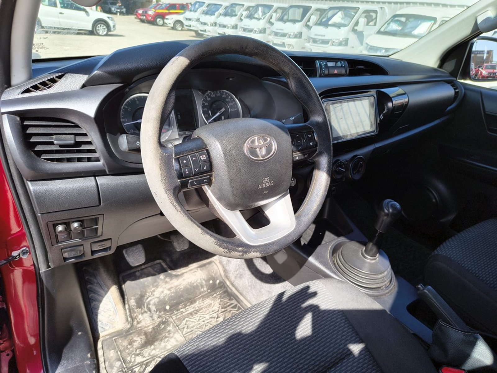 TOYOTA HILUX 2.4 DX 4X2 DIESEL MT 2023 - Imagen 10 de 19