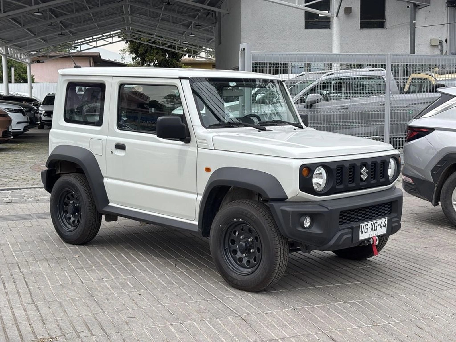 Suzuki JIMNY 1.5 GL WINCHE MT 4X4 2025 - Foto 3 de 20
