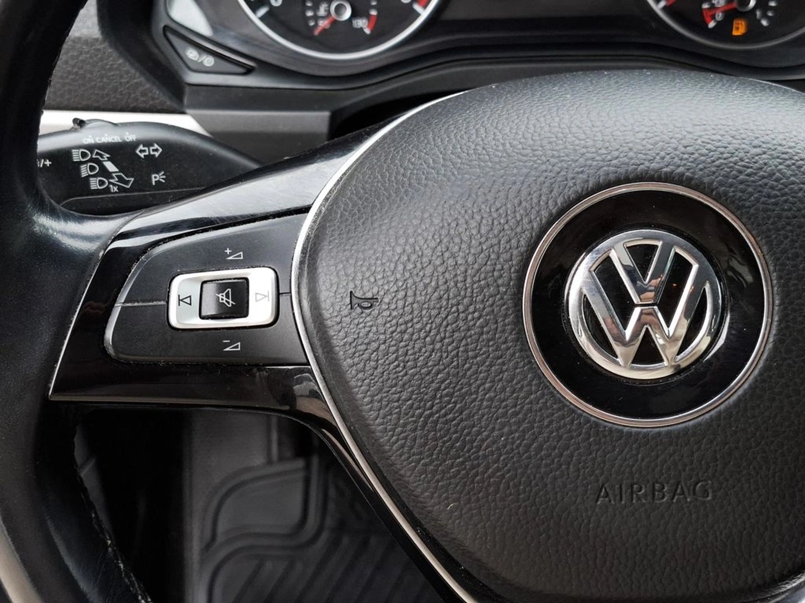 VOLKSWAGEN AMAROK 3.0 2021 - Imagen 17 de 20