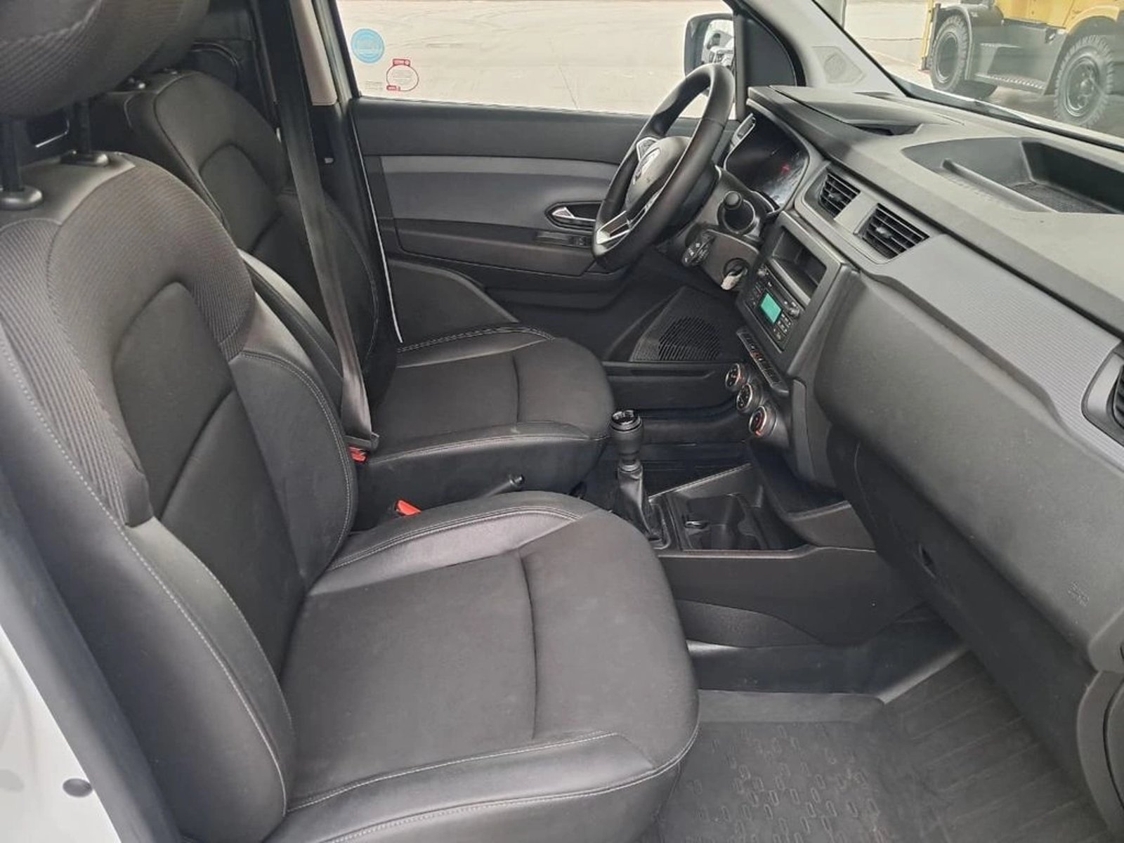 Renault EXPRESS ZEN 1.5 MT 4X2 DIESEL 2023 - Imagen 17 de 20