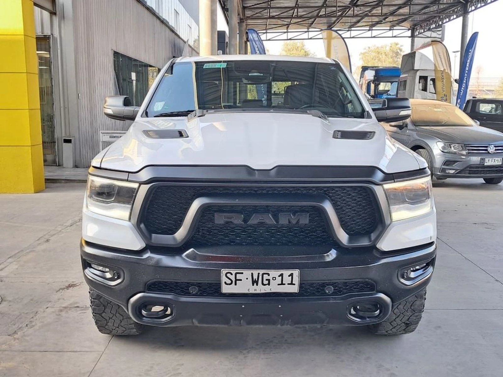 RAM 1500 5.7 REBEL 4X4 AT 4P 2023 - Foto 3 de 20