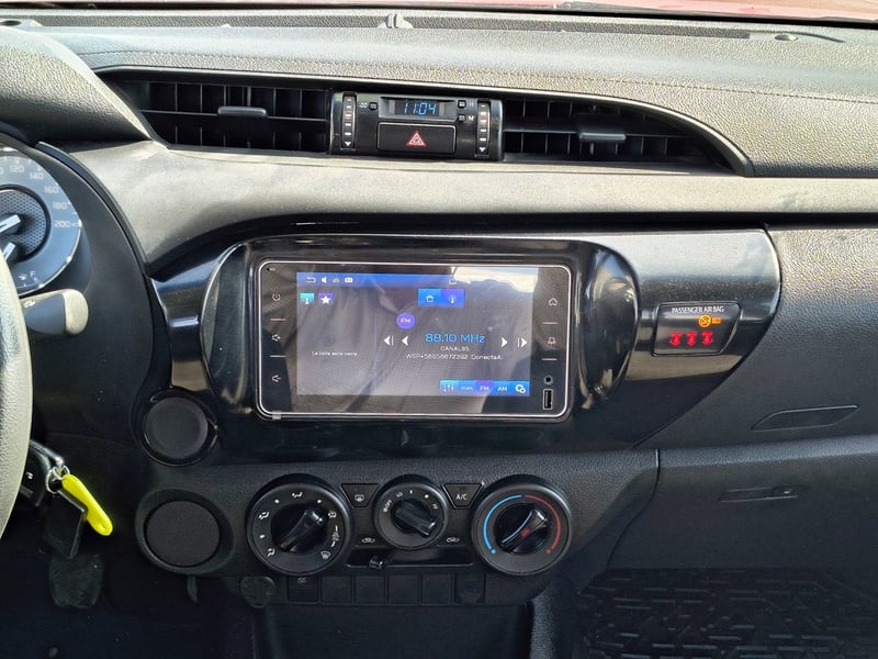 Toyota HILUX 2.4 Diesel 4x2 T/M 2023 - Imagen 17 de 20