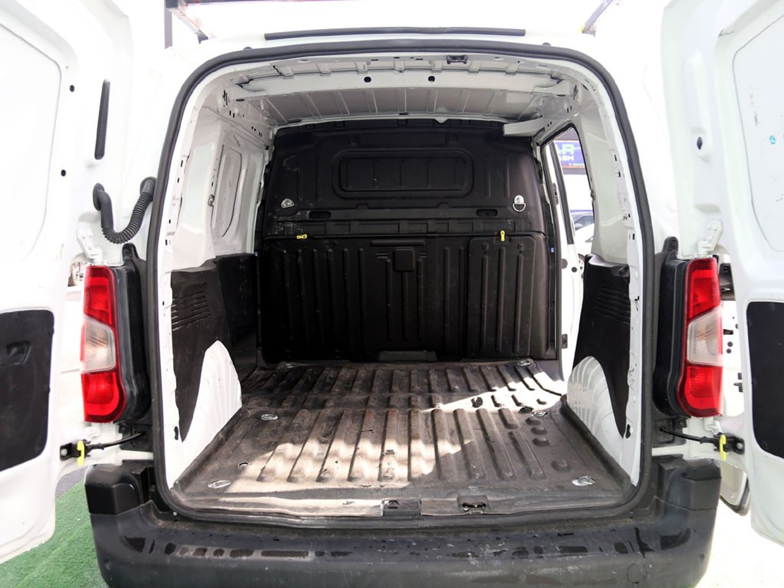 Peugeot PARTNER 1.5 L1 BLUEHDI 100 MT DIESEL 2023 - Imagen 10 de 20