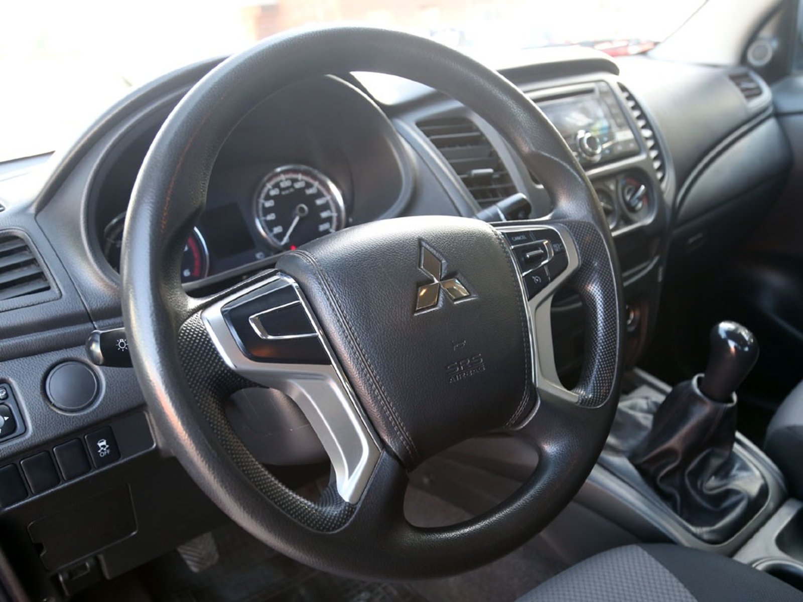 Mitsubishi L200 KATANA CRDI 2022 - Imagen 12 de 20