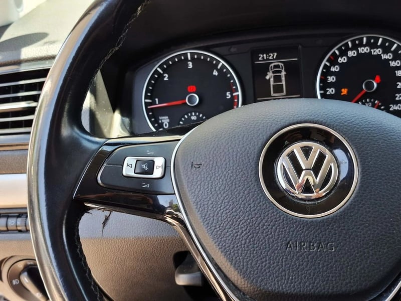 Volkswagen AMAROK TREDLINE 2.0 MT 4X2 2021 - Imagen 18 de 20