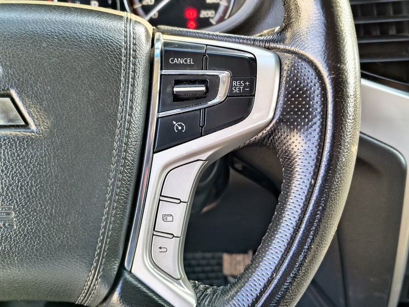 Mitsubishi L200 DAKAR 2.5 Diesel 4x4 T/A 2019 - Imagen 15 de 20