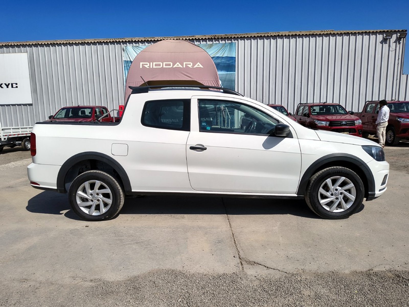VOLKSWAGEN SAVEIRO 1.6 Gasolina 4x2 T/M 2022 - Imagen 4 de 18