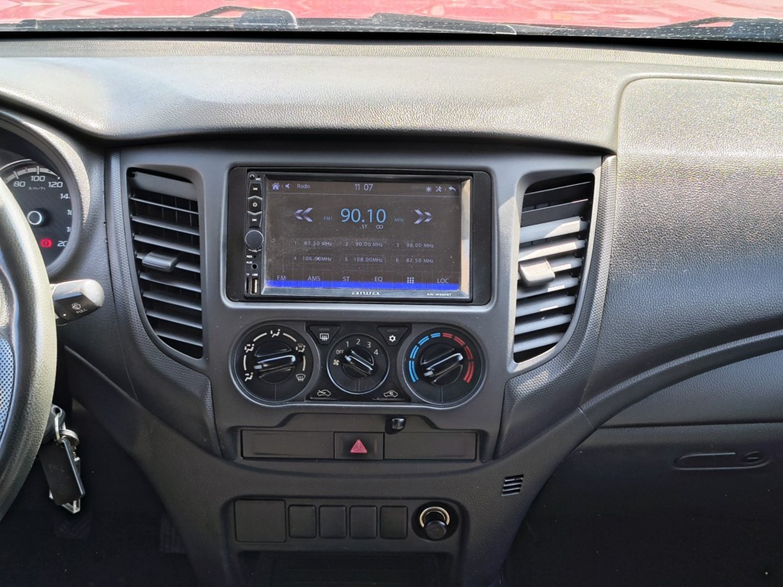 Mitsubishi L200 KATANA 2.4 Diesel 4x4 T/M 2022 - Imagen 16 de 20