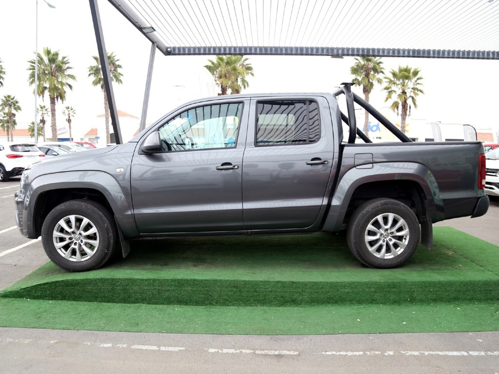 VOLKSWAGEN AMAROK TRENDLINE 4X2 2.0 MT 2023 - Imagen 5 de 20