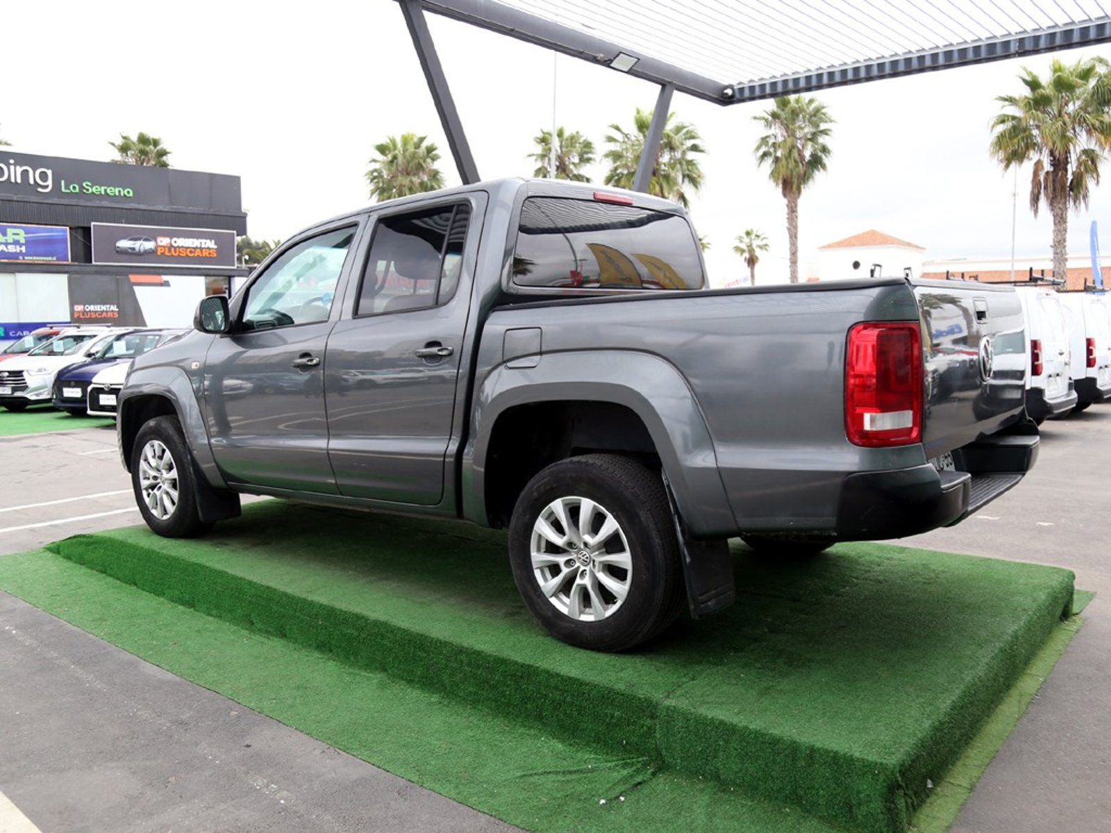 Volkswagen AMAROK TRENDLINE 4X2 2.0 MT 2023 - Imagen 9 de 20