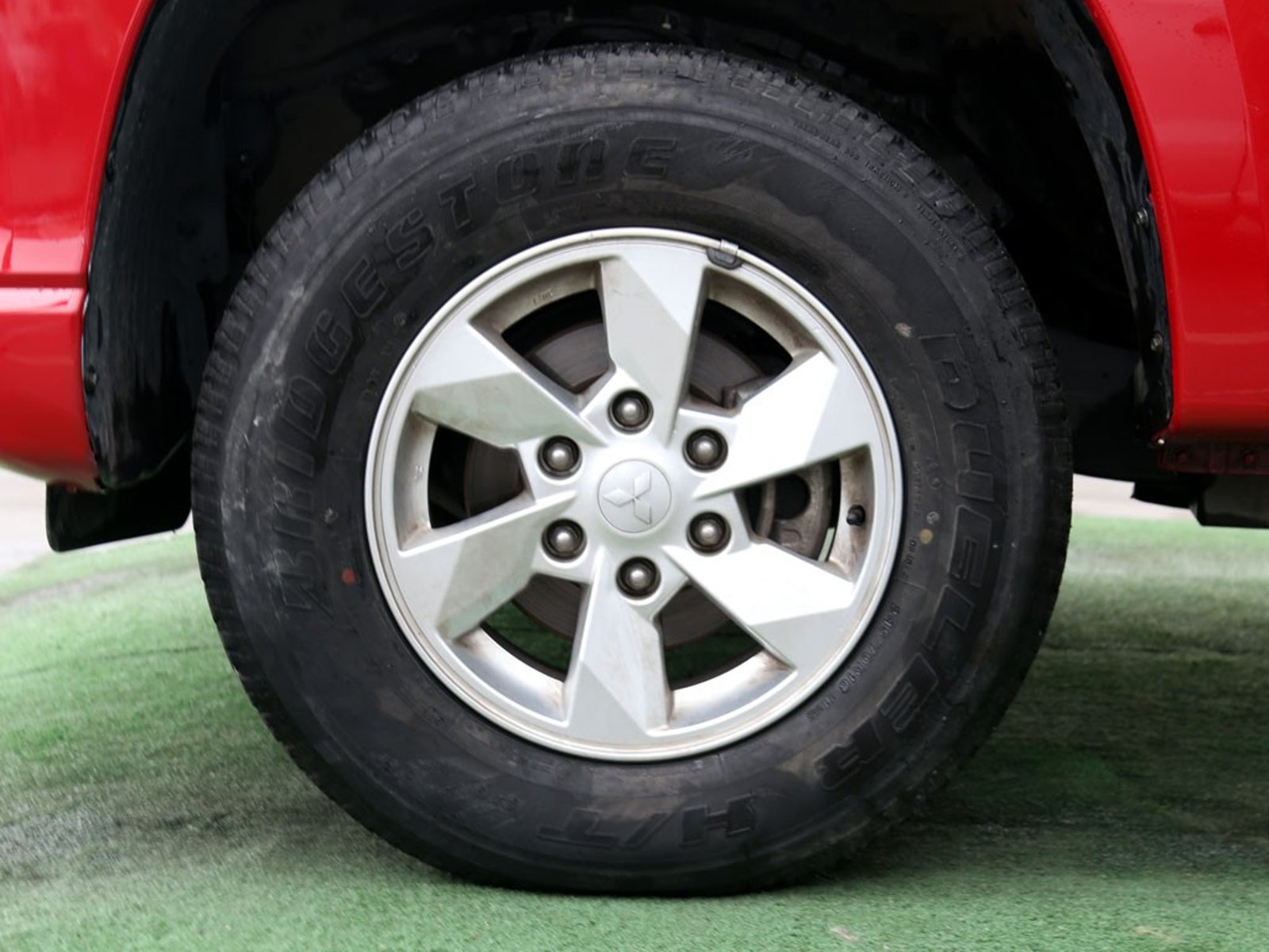 Mitsubishi L200 2.4 TD WORK CR WF MT 4X2 DIESEL 2022 - Imagen 9 de 19