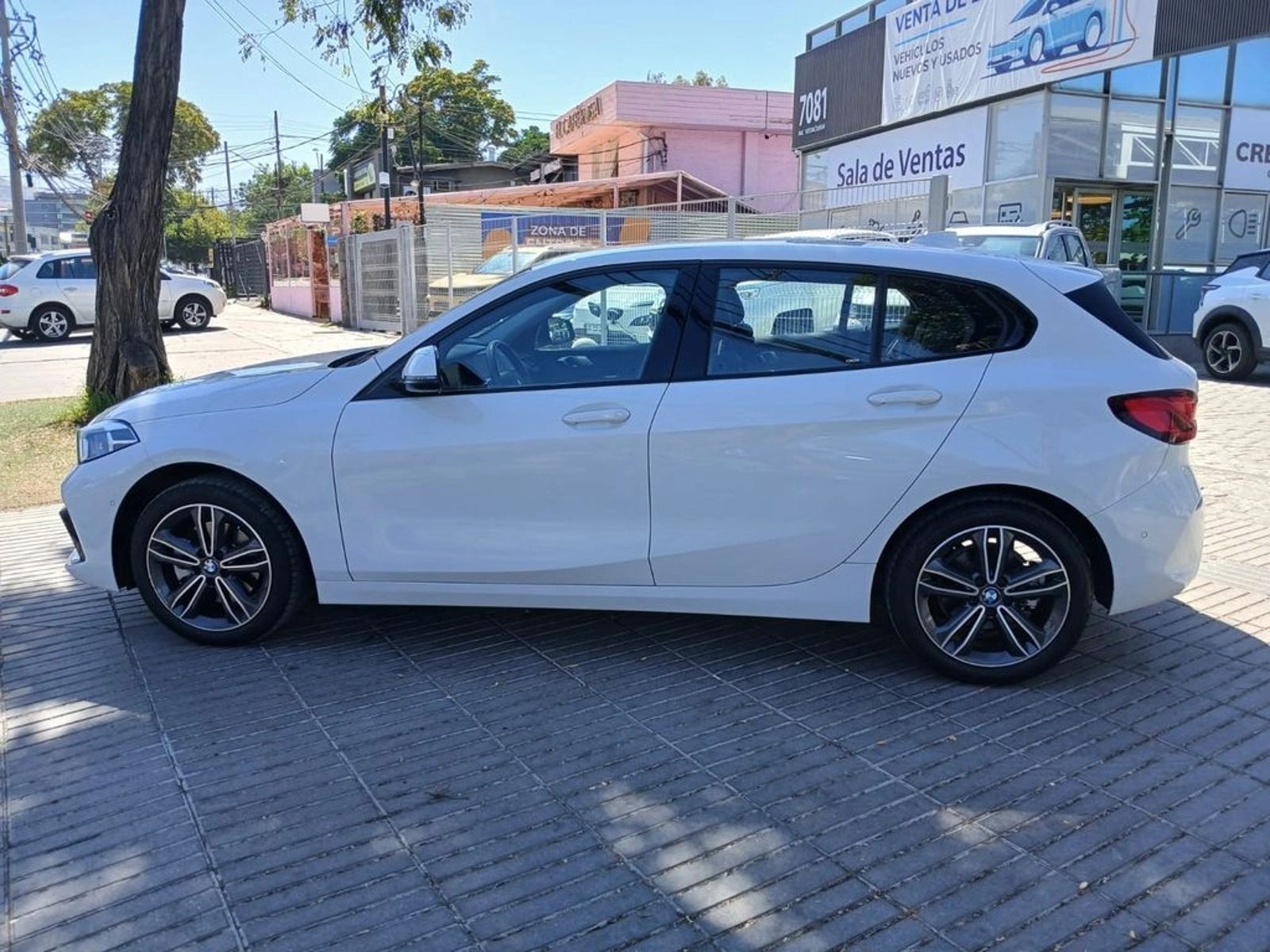 BMW 118 i 1.5 2021 - Imagen 6 de 20