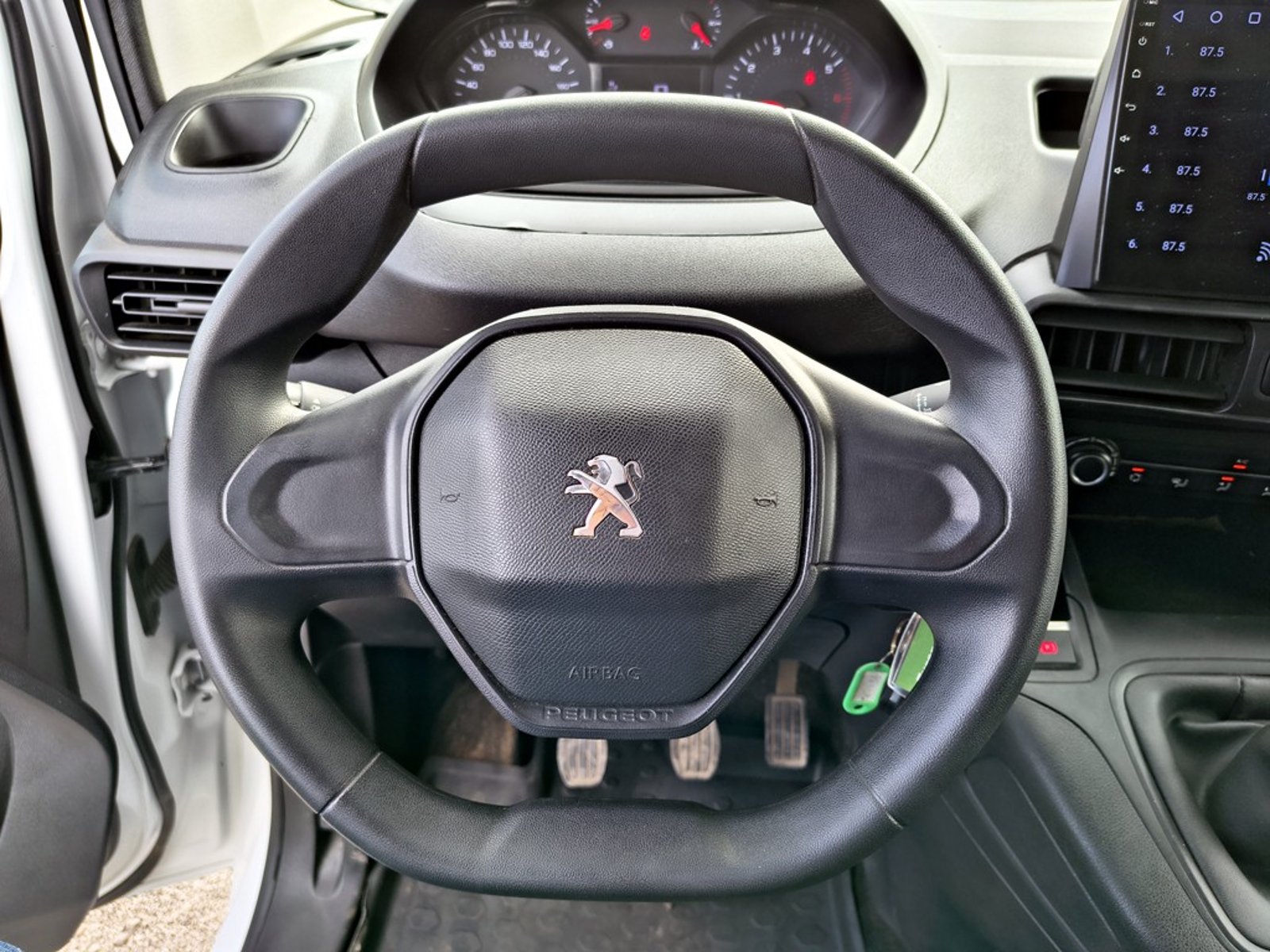PEUGEOT PARTNER PARTNER L1 1.5 Diesel 4X2 T/M 2024 - Imagen 12 de 17