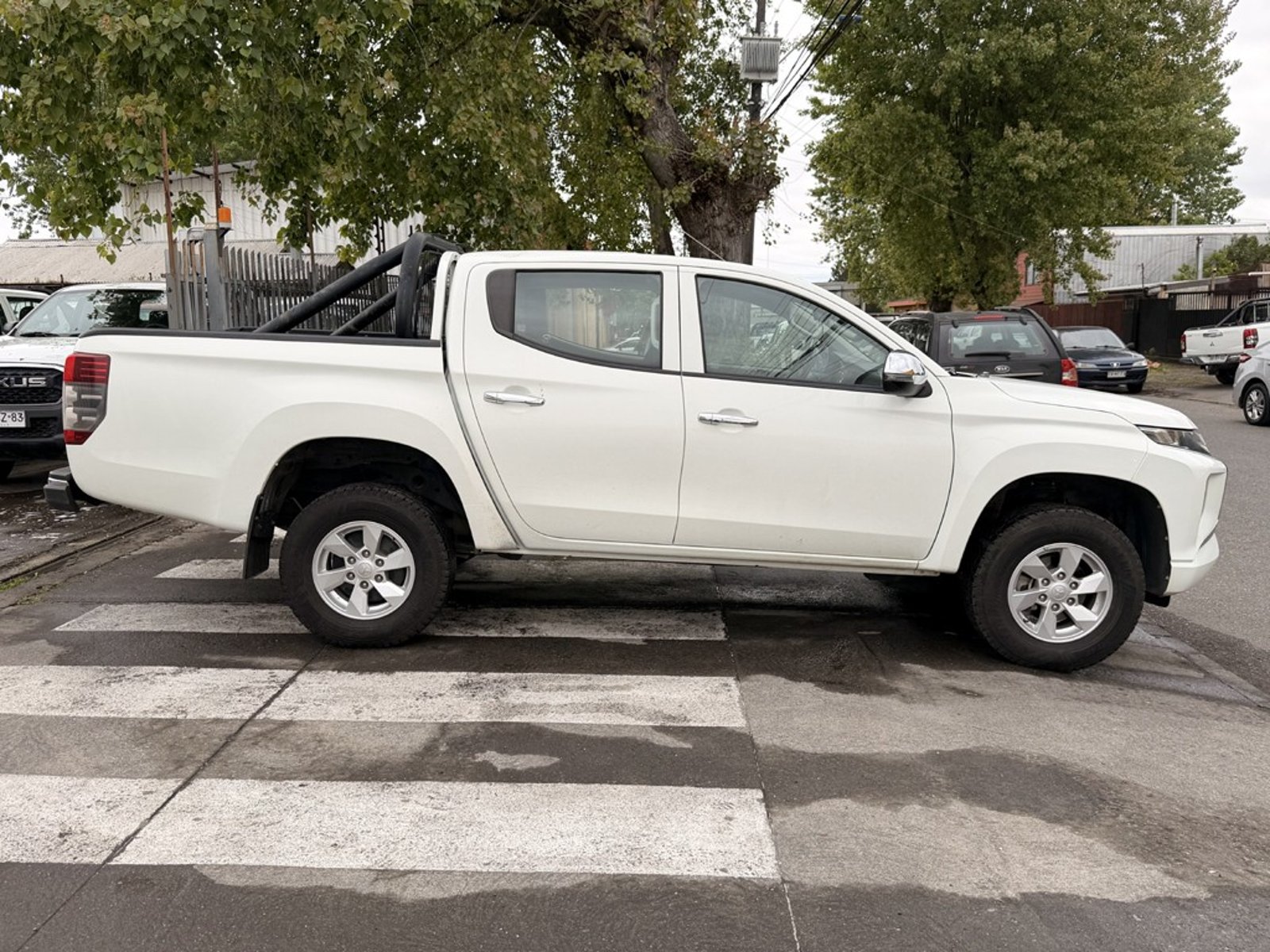 Mitsubishi L200 2.4 KATANA CR 2023 - Foto 4 de 20