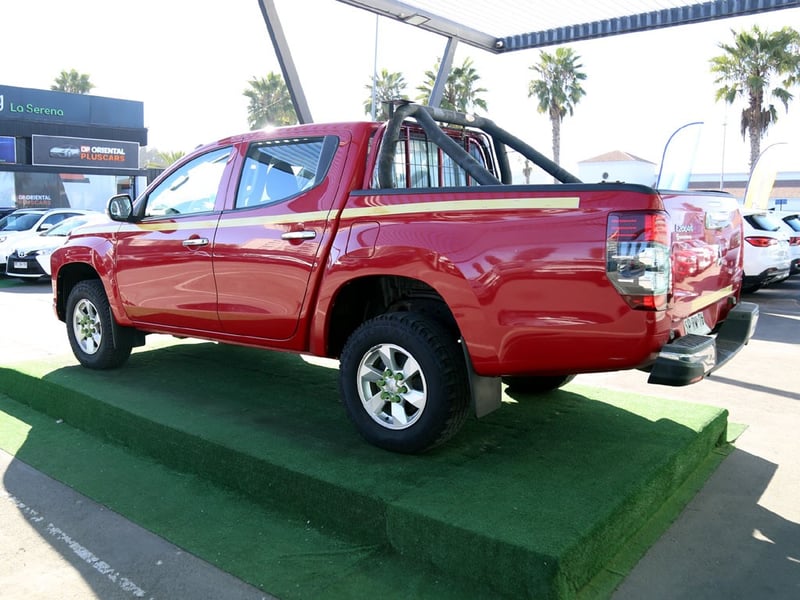 Mitsubishi L200 L200 KATANA 4X4 DIESEL 2023 - Imagen 8 de 20