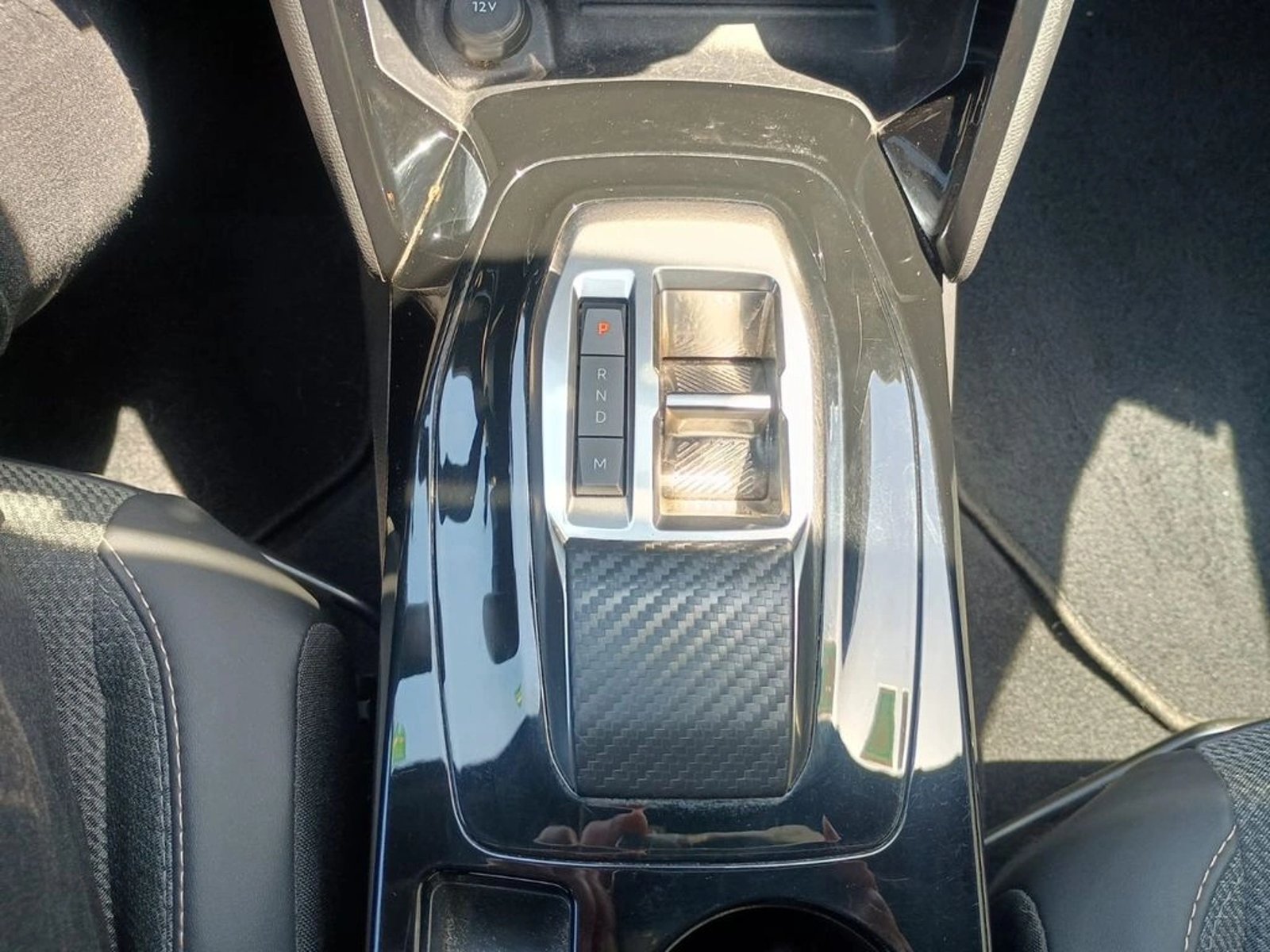 PEUGEOT 2008 ALLURE 1.5 DIESEL AT 2025 - Imagen 12 de 16