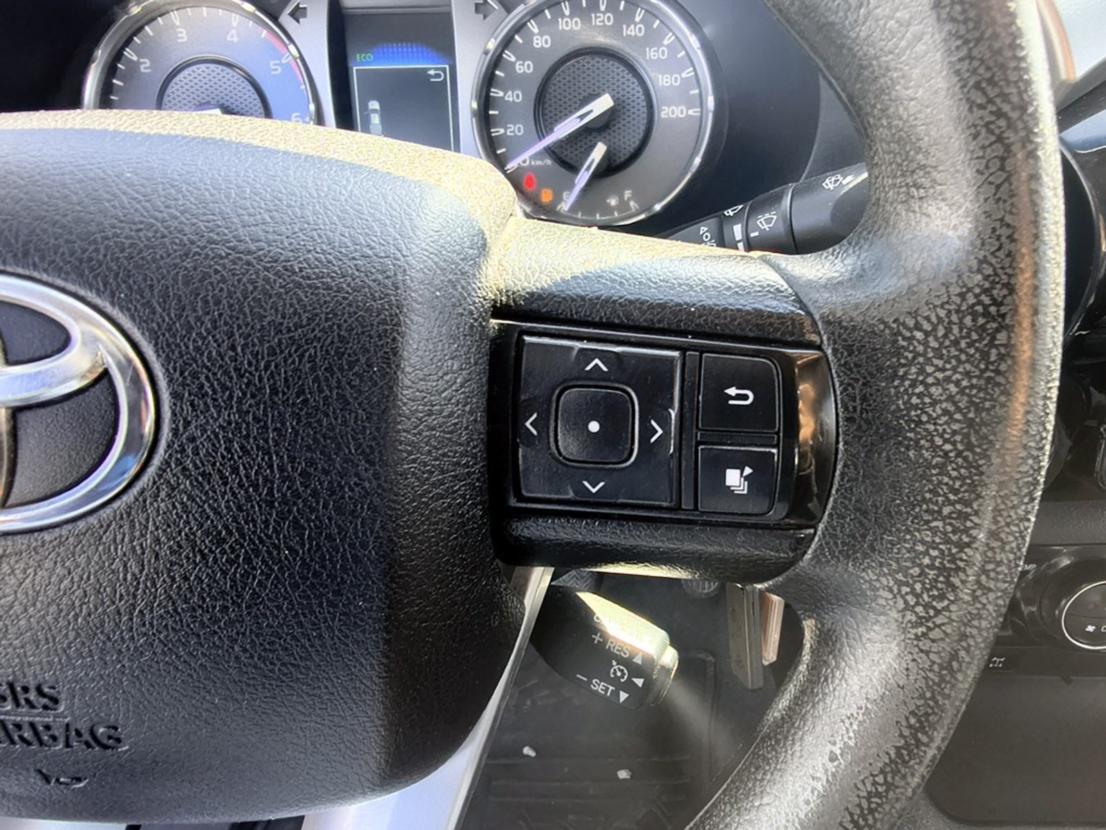 TOYOTA HILUX 2.8 SR Diesel 4X4 T/M 2022 - Imagen 12 de 18