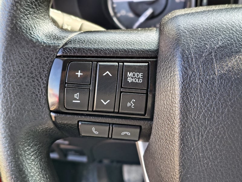 Toyota HILUX 2.4 Diesel 4x2 T/M 2023 - Imagen 13 de 20