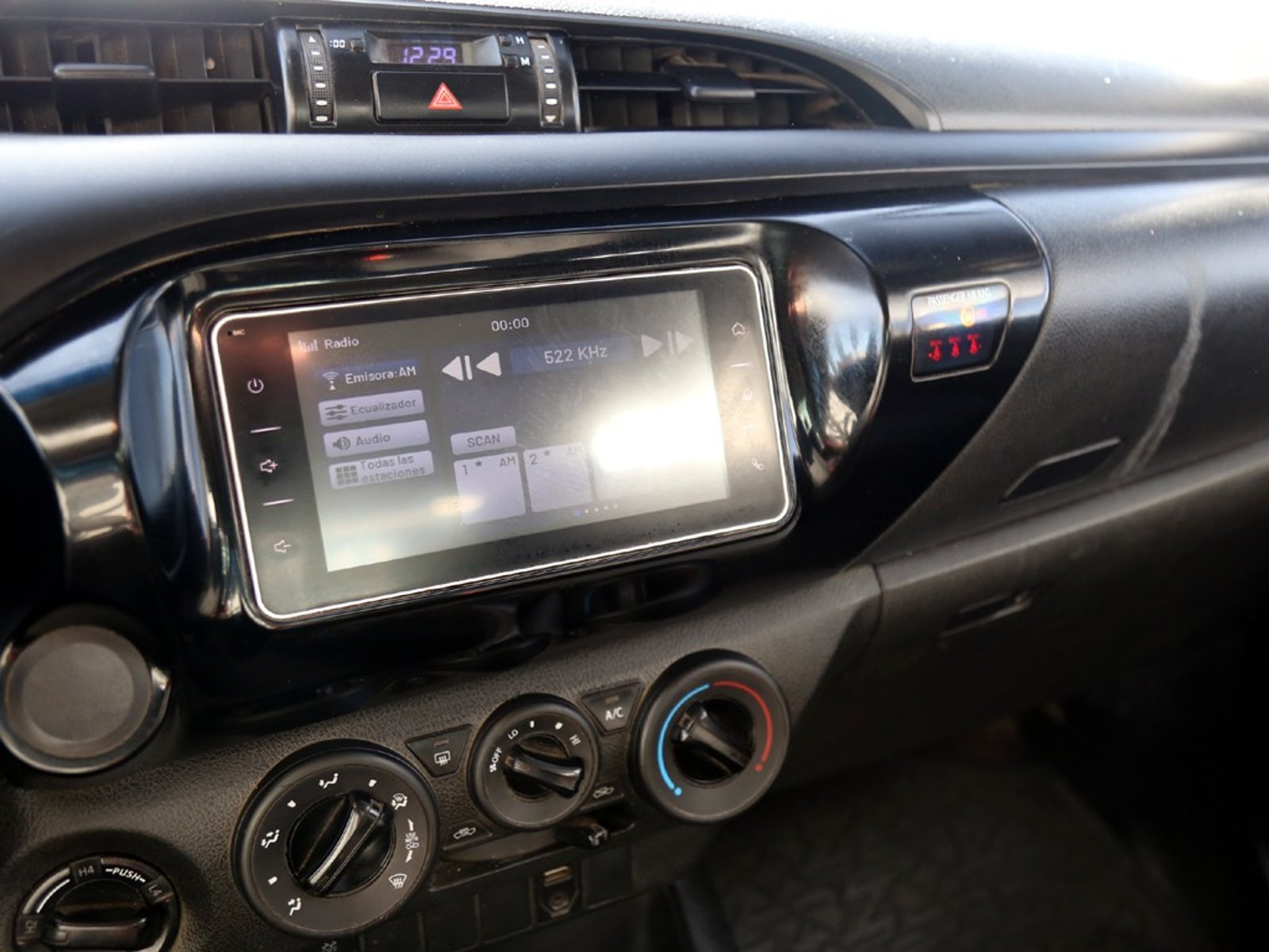 Toyota HILUX 2.4 DX 4x4 MT 2023 - Imagen 20 de 20