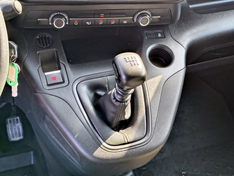 Peugeot PARTNER L1 1.5 Diesel 4X2 T/M 2023 - Imagen 14 de 16