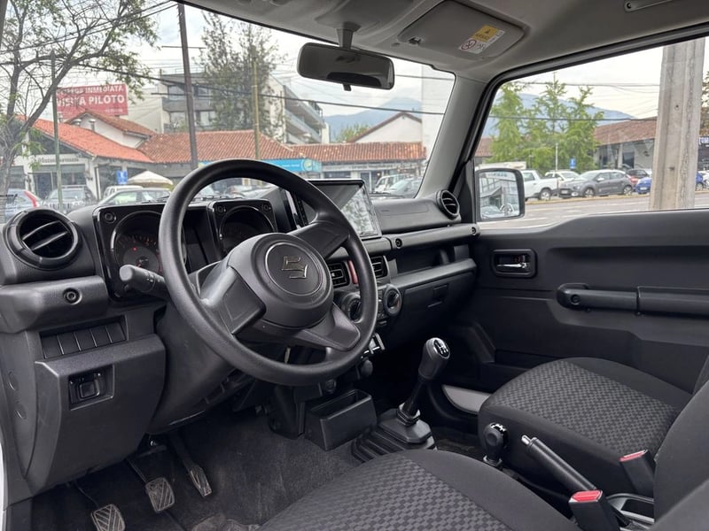 Suzuki JIMNY 1.5 GL WINCHE MT 4X4 2025 - Imagen 14 de 20