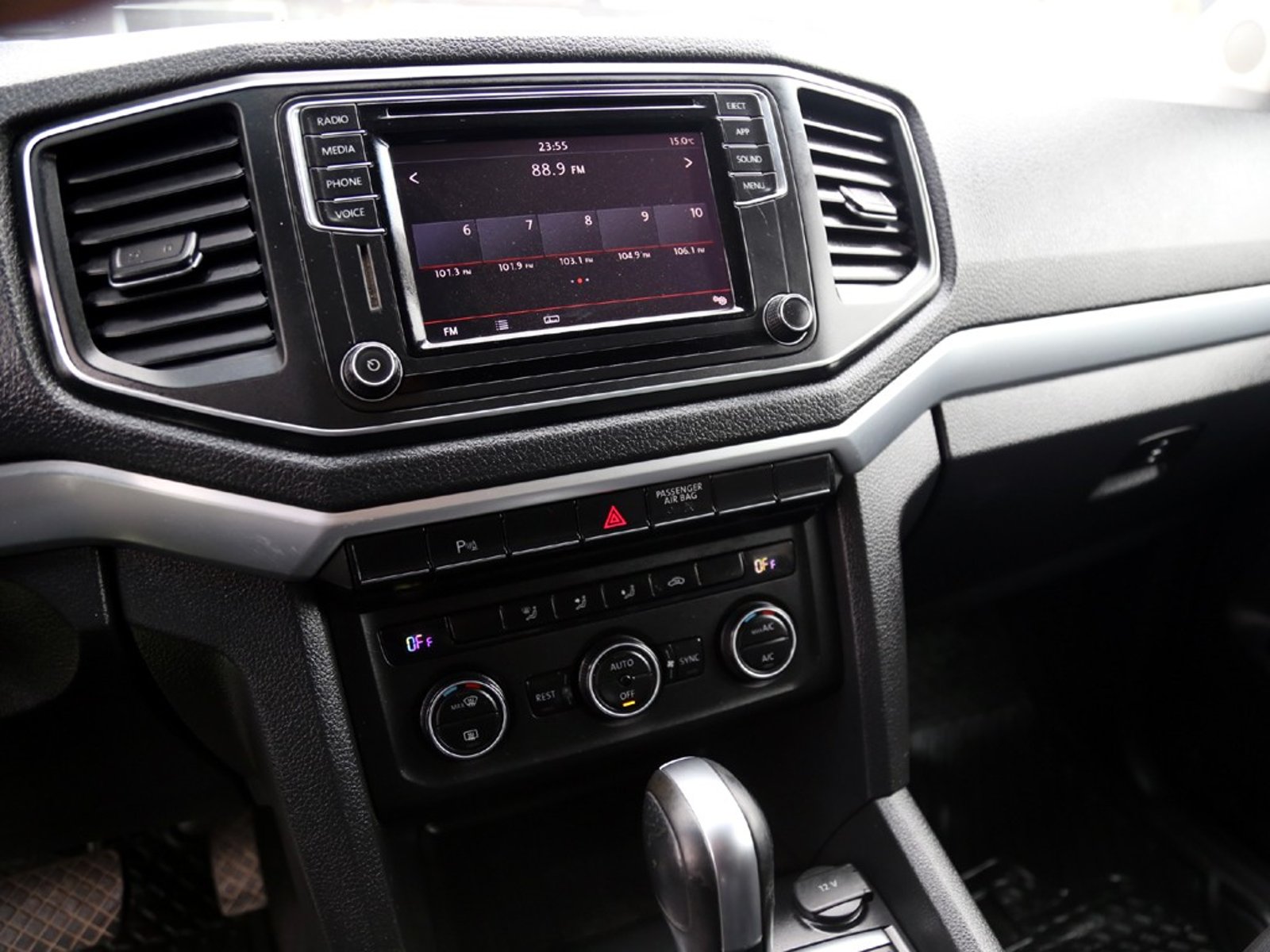 Volkswagen AMAROK HIGHLINE  2.0 AT 4X4 2023 - Imagen 19 de 20