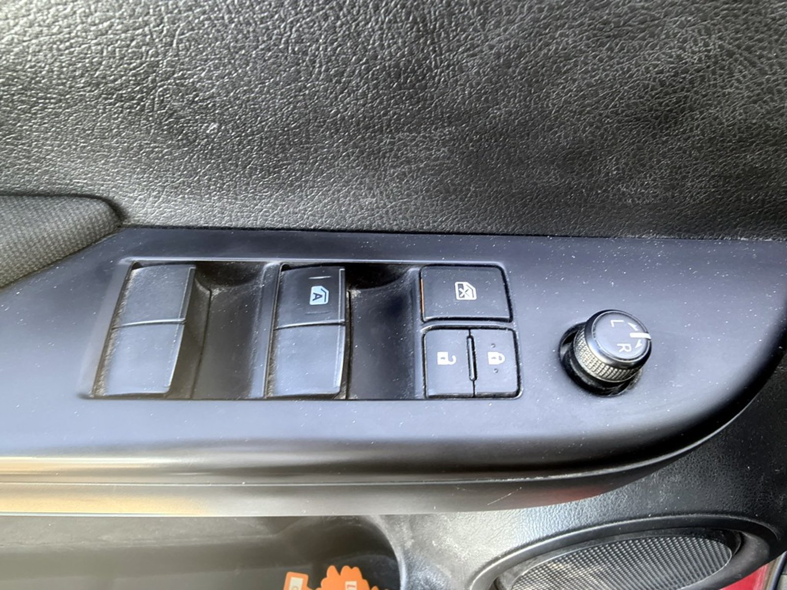 TOYOTA HILUX HILUX TSS 2.4 Diesel 4X2 T/M 2021 - Imagen 8 de 20