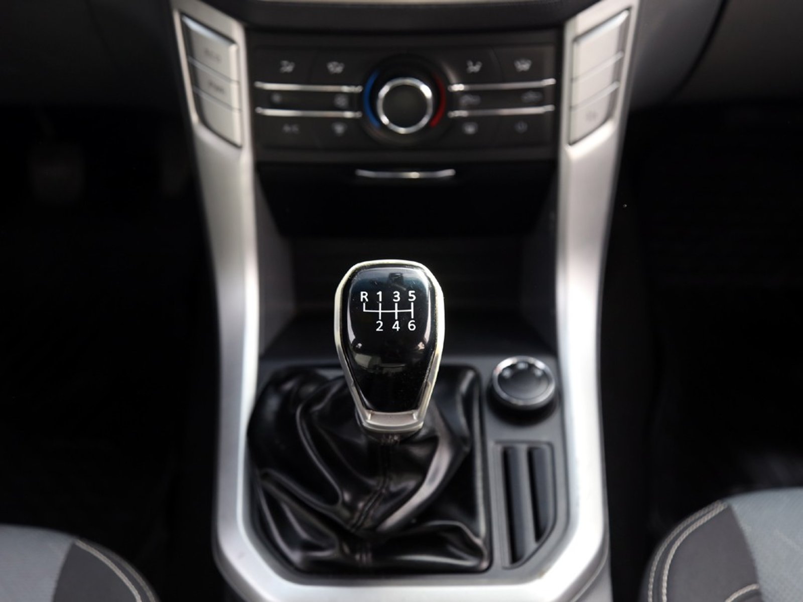 Maxus T60 4WD 2.0 MT 2024 - Imagen 16 de 20