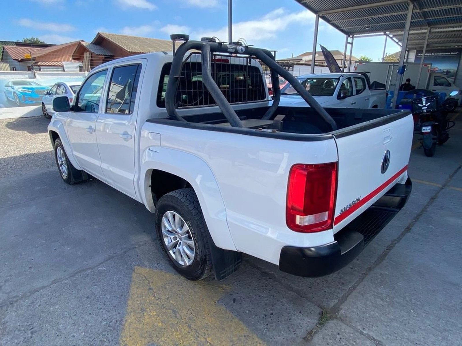 VOLKSWAGEN AMAROK 2.0 TRENDLINE 4MOTION MT 4X4 DIESEL 2023 - Imagen 7 de 16