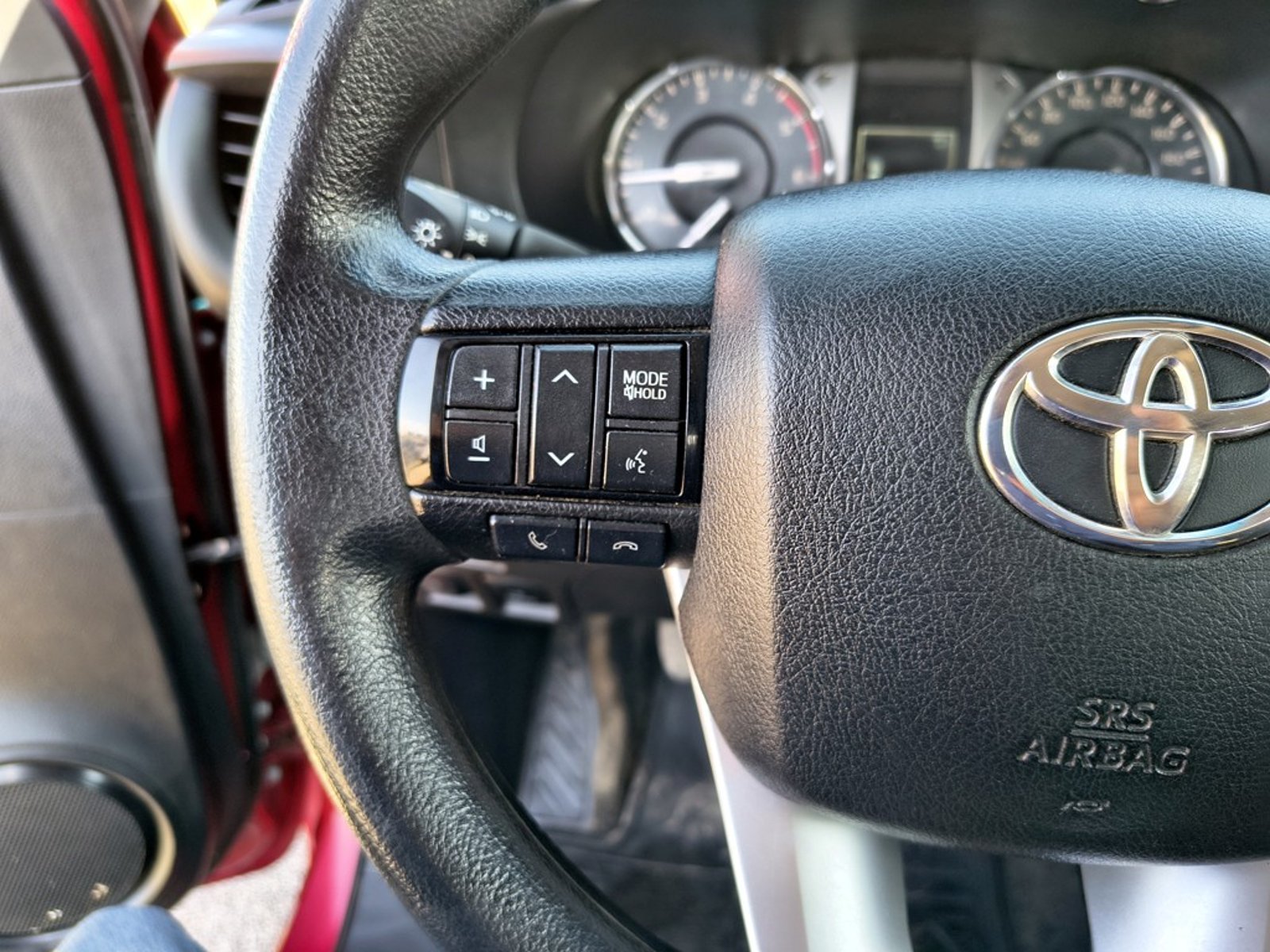 TOYOTA HILUX 2.4 DX Diesel 4x2 T/M 2022 - Imagen 12 de 19