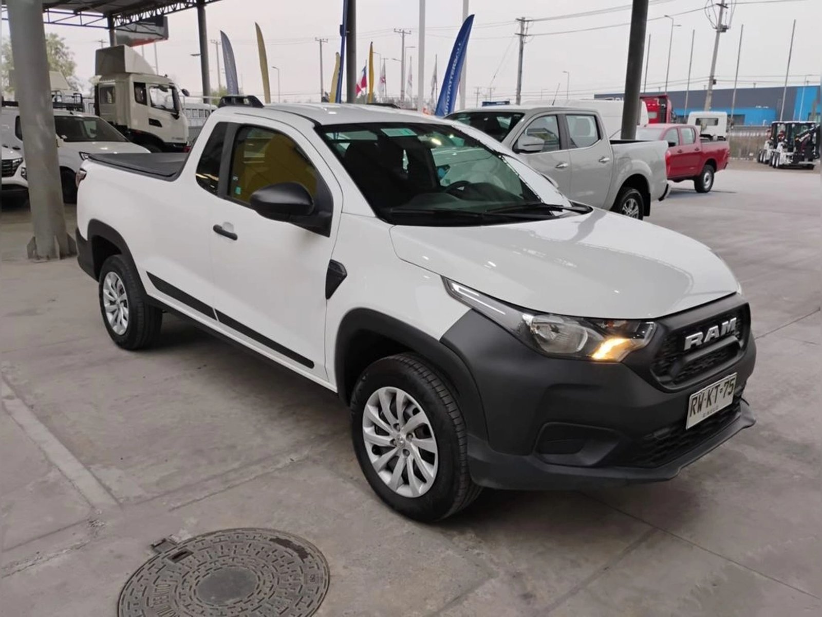RAM 700 SLT CS 2022 - Imagen 3 de 12