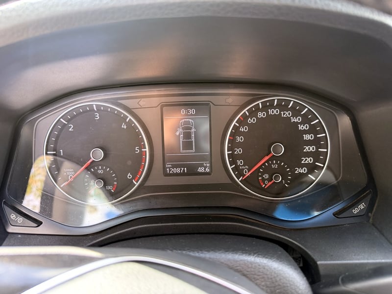 Volkswagen AMAROK 2.0 COMFORTLINE  4MOTION 2023 - Imagen 17 de 20