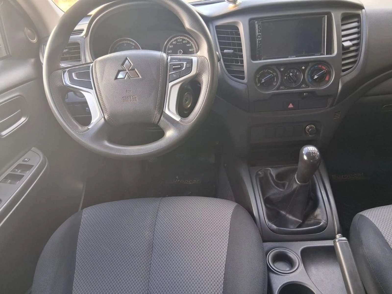 MITSUBISHI L200 KATANA CR 2.4 DC 4x2 2022 - Imagen 9 de 12